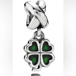 Pandora 4 leaf clover 🍀
